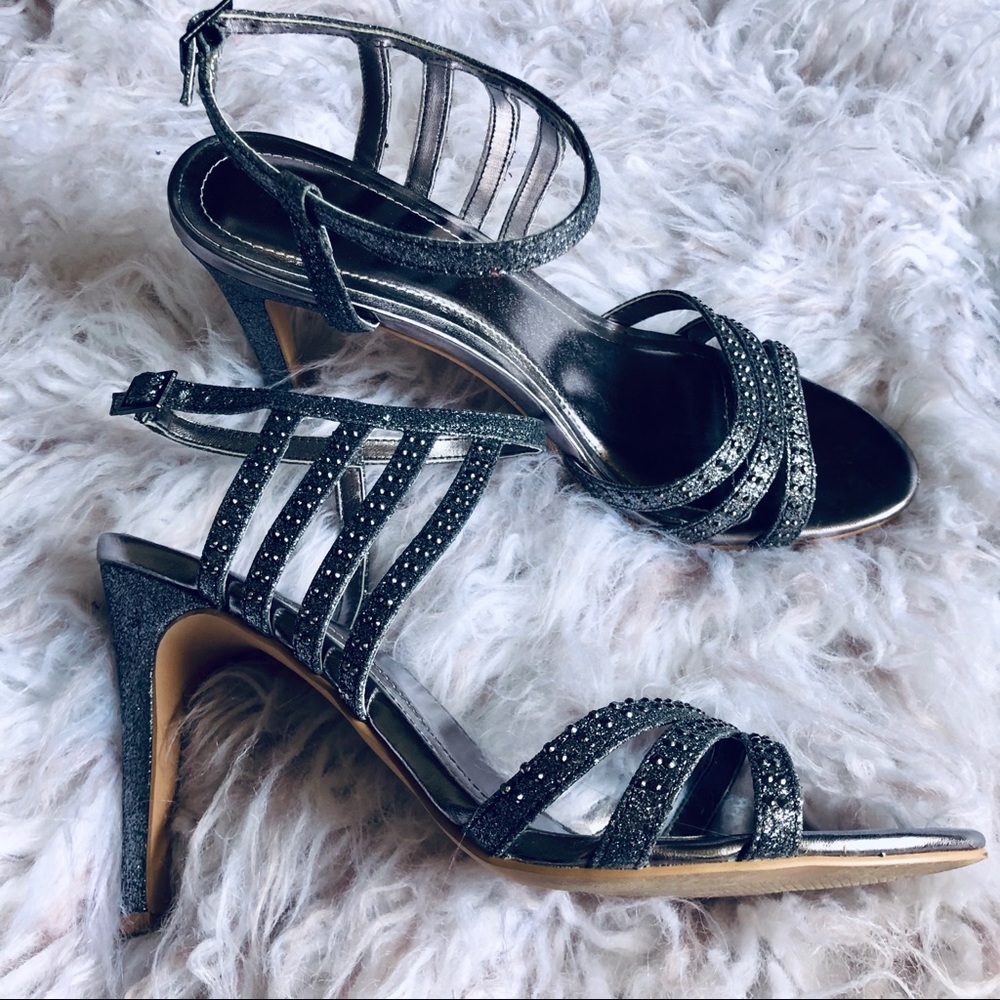 Unlisted by Kenneth Cole Pewter Heeled Sandal,Sz 8